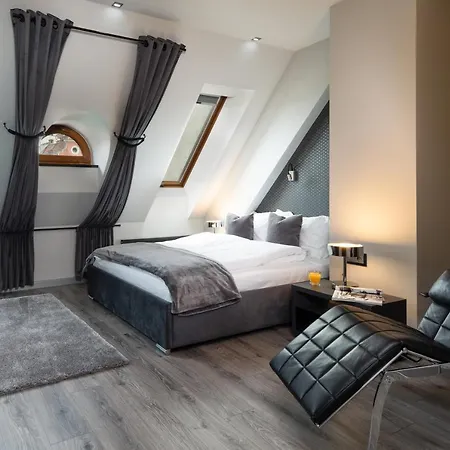 New Lux 4* Wrocław