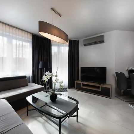 Apartahotel New Lux Breslavia
