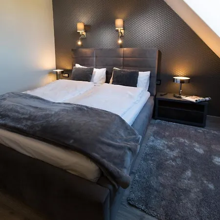 New Lux Apartahotel 4*