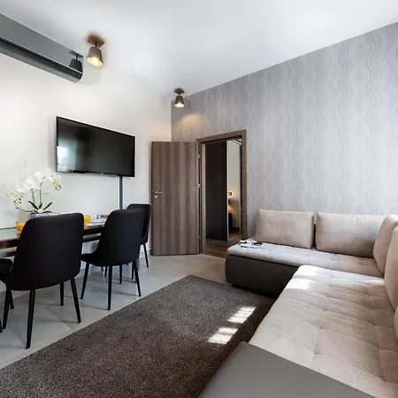 New Lux Apartahotel