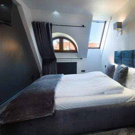 Apartahotel New Lux Breslavia