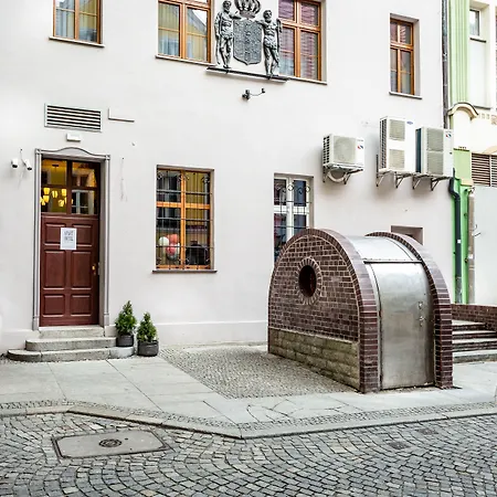 New Lux מלון דירות 4*