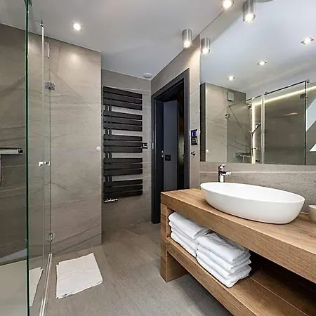 Aparthotel New Lux