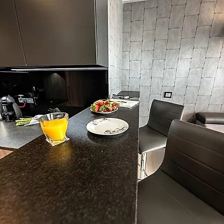New Lux Aparthotel 4*